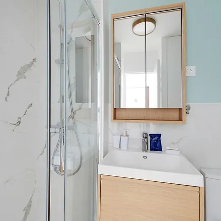 Bright 1br-2p - Parc De La 公寓 *